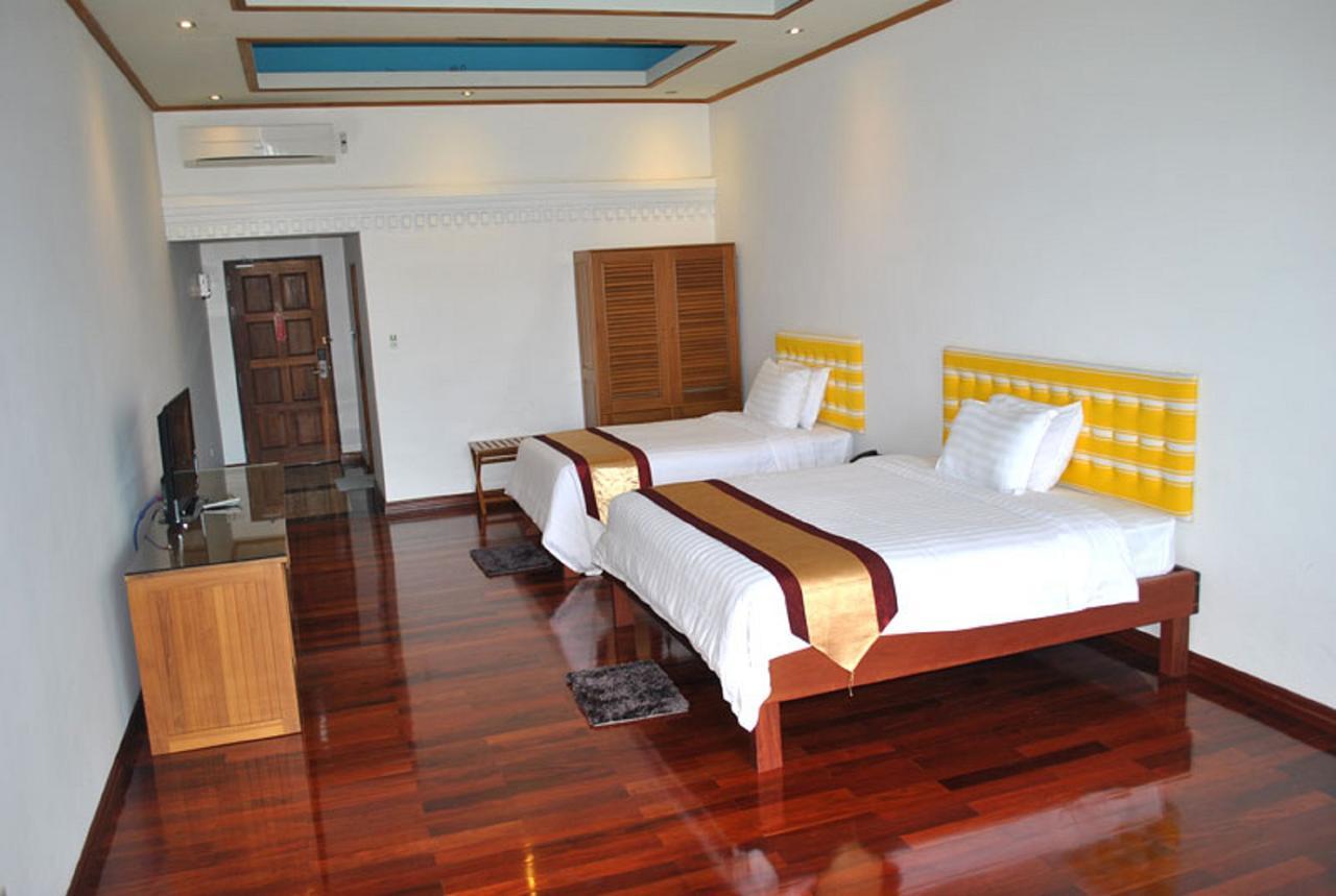 Hotel Myanmar Life