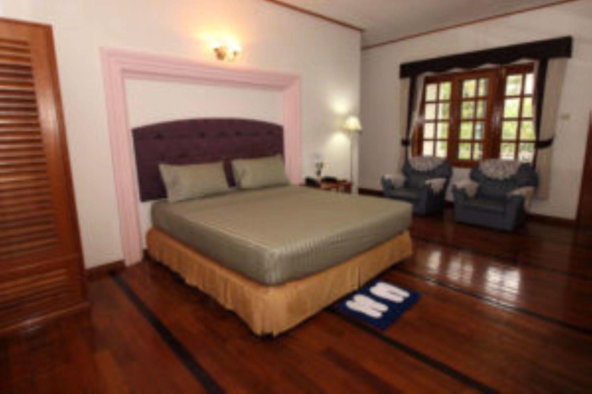 Hotel Myanmar Life 3*